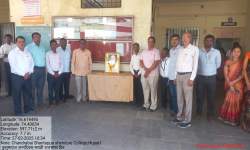 मराठी भाषा दिन: वि.वा. शिरवाडकर प्रतिमेचे पूजन